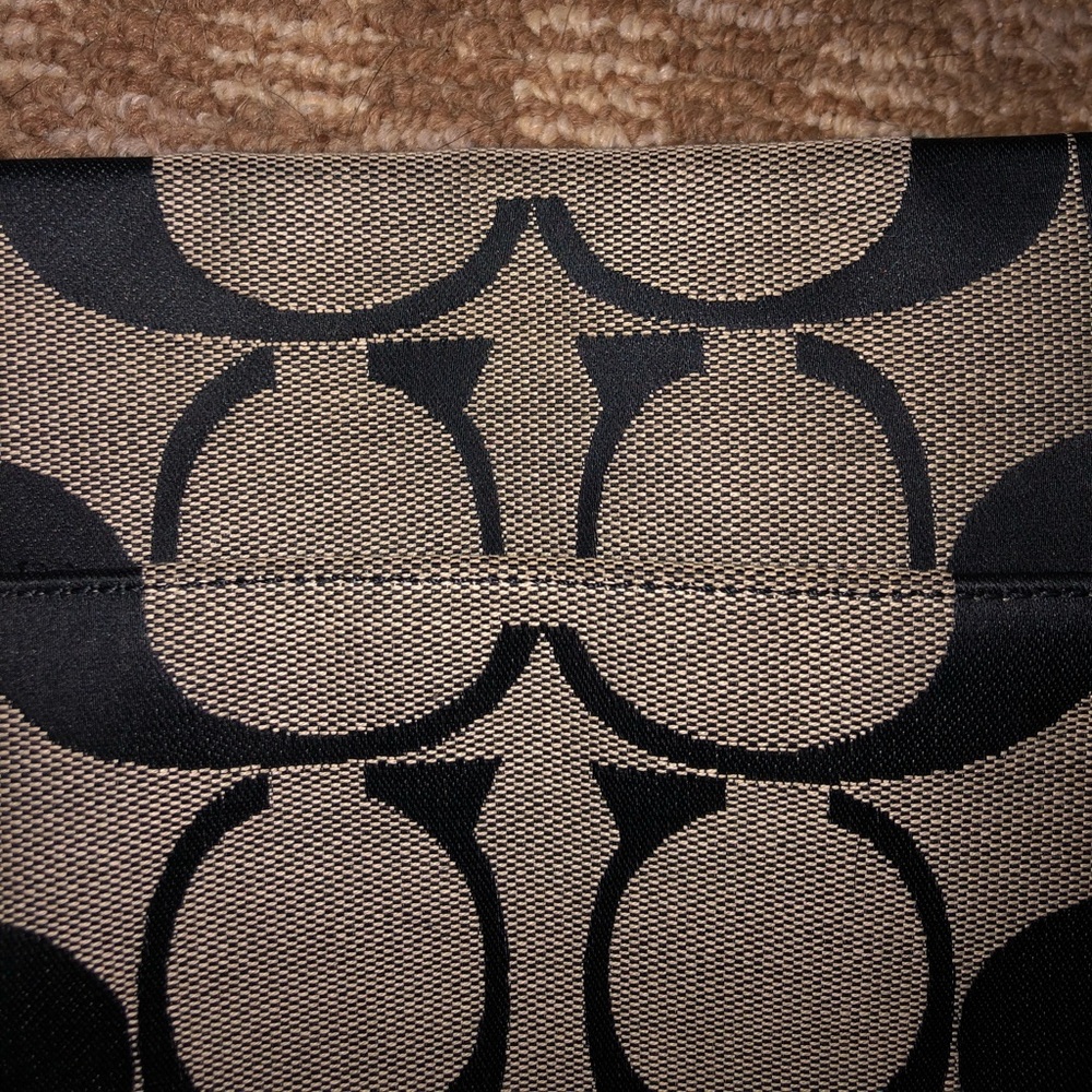 Coach Purse. - Picture 6 of 6